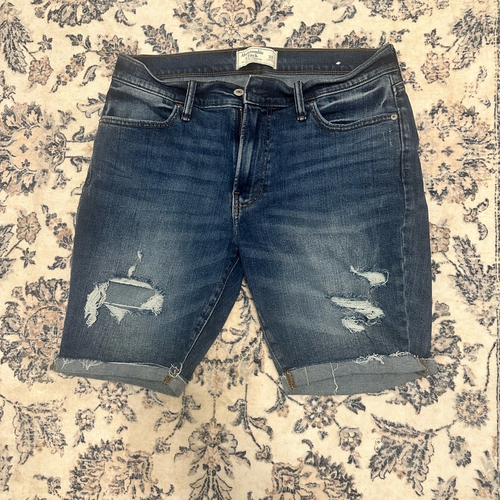 Abercrombie Men’s Dark Wash Ripped Denim Shorts Sz 33